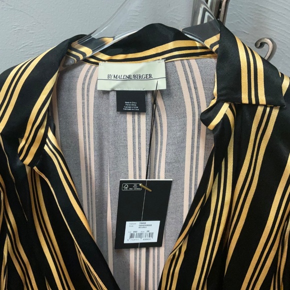 By Malene Birger Striped V-Neck Tunic Size 38 in Black & Gold Stripes - Picture 7 of 7